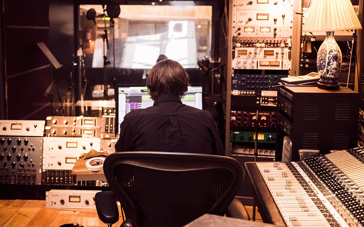Audio Engineering Basics: Understanding Sound for Music Producers